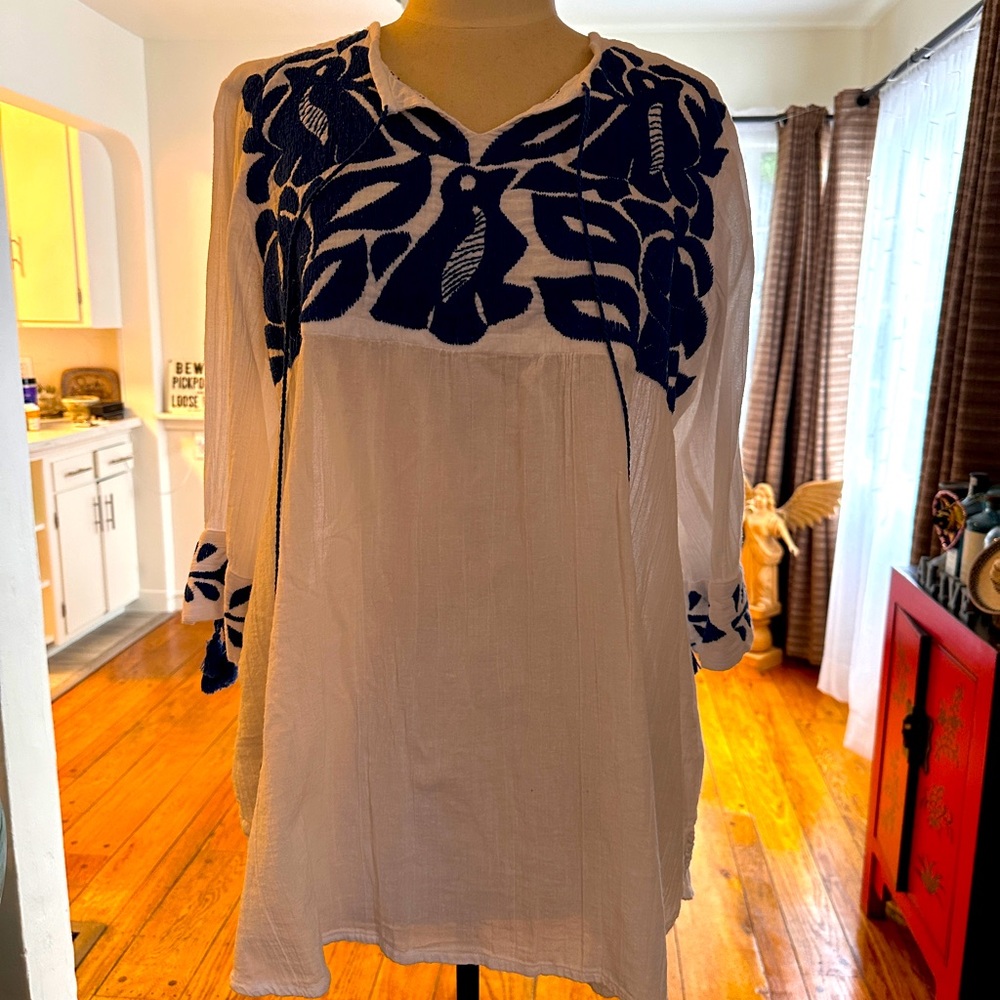 Mexican peasant blouse designed and sown in Oaxaca with organic cotton.